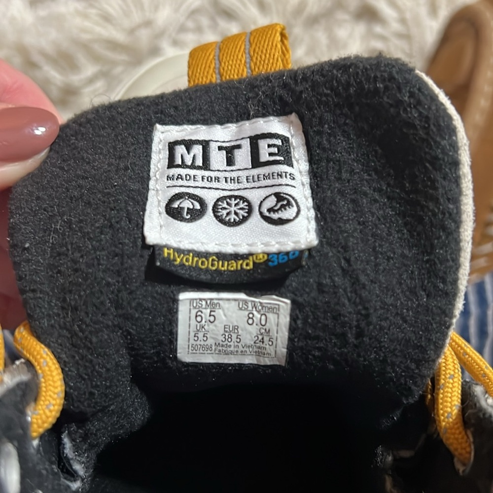 Vans - Picture 6 of 6